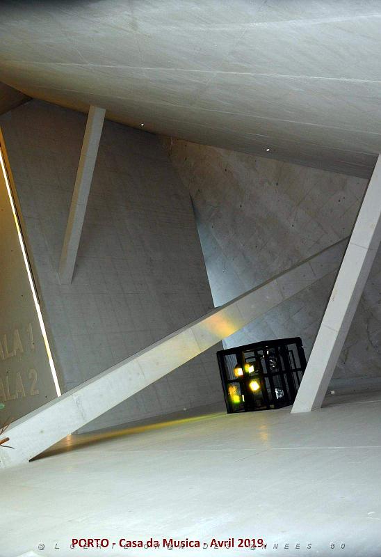 2266 - Porto -Casa da Musica.jpg